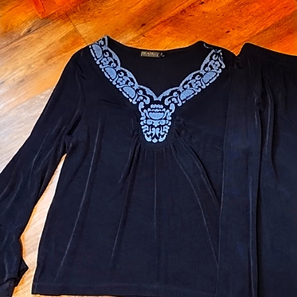 Picadilly Fashion Black and Blue Skirt Set - Picture 2 of 13